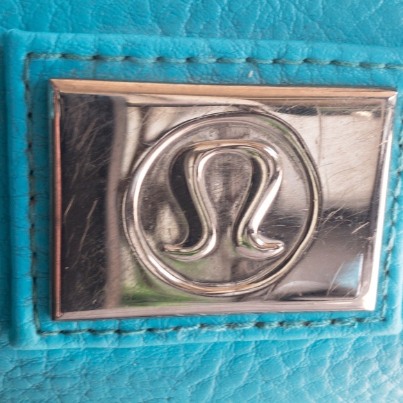 VINTAGE Lululemon Gym/Travel Bag - Picture 6 of 16